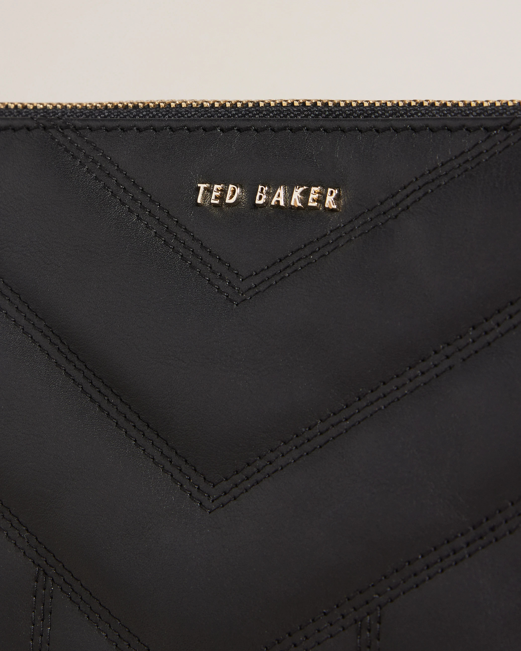TED BAKER（テッドベーカー）｜バッグ｜AYASINI キルトパファー クロス